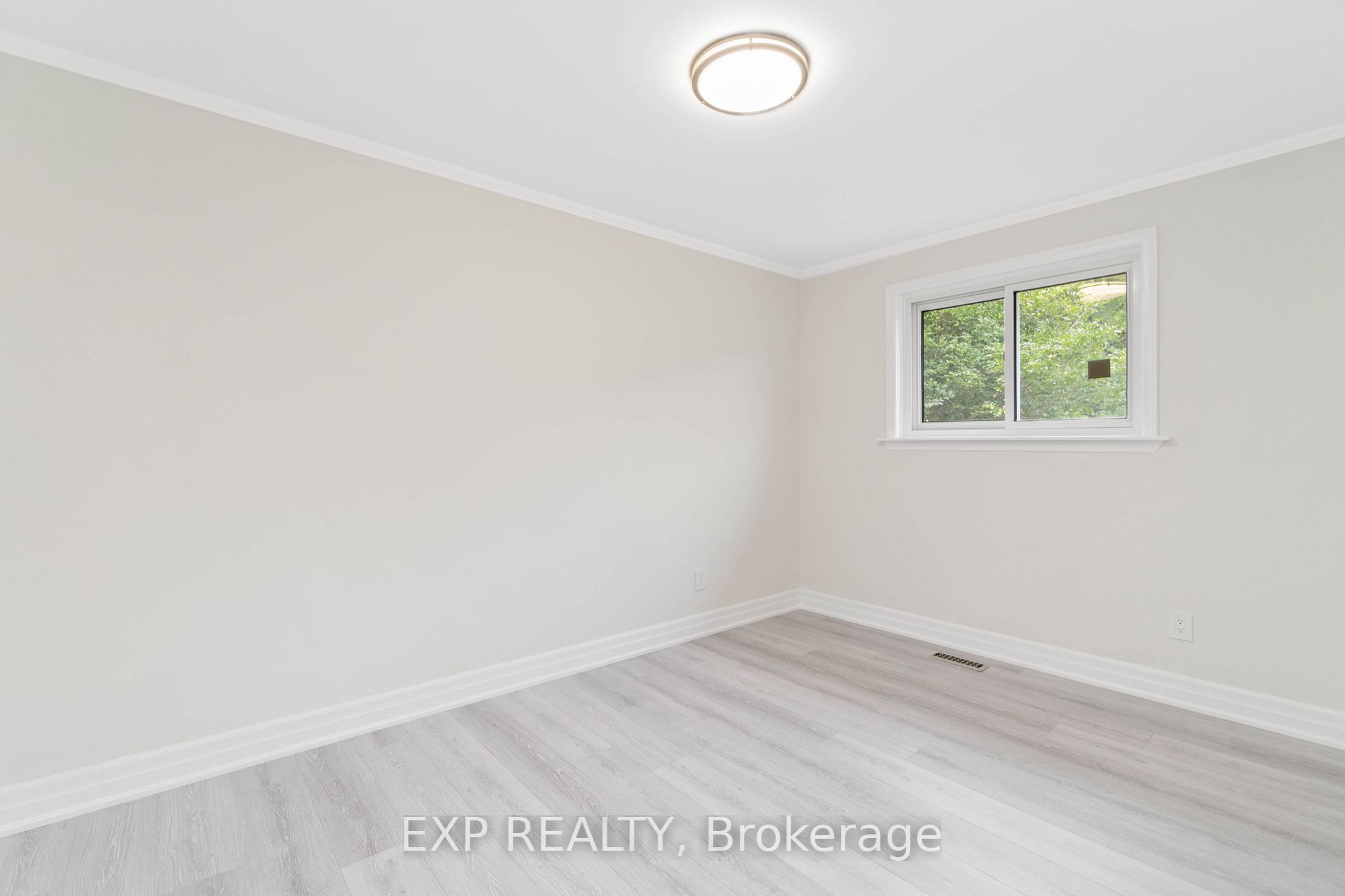 2231 Wyandotte Dr