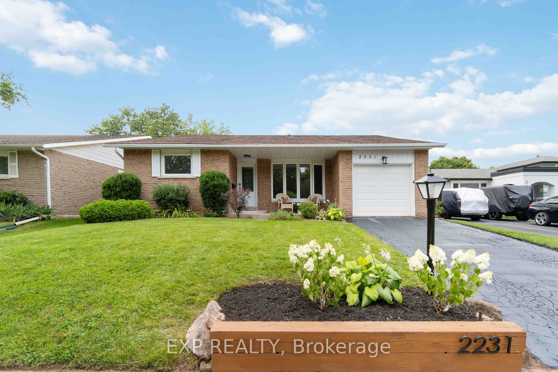 2231 Wyandotte Dr