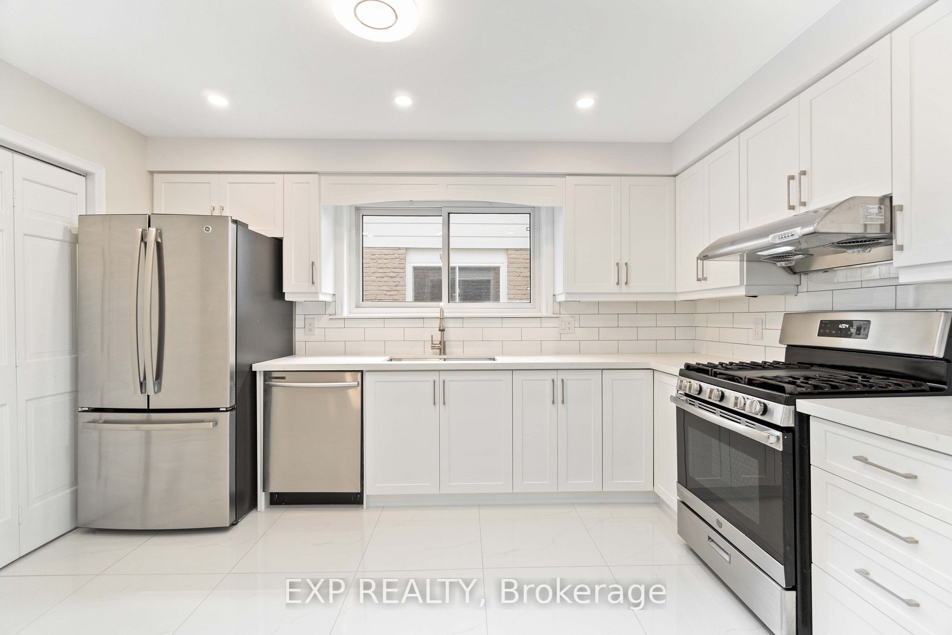 2231 Wyandotte Dr