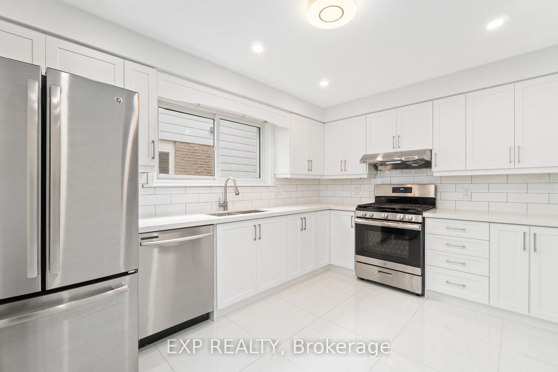 2231 Wyandotte Dr