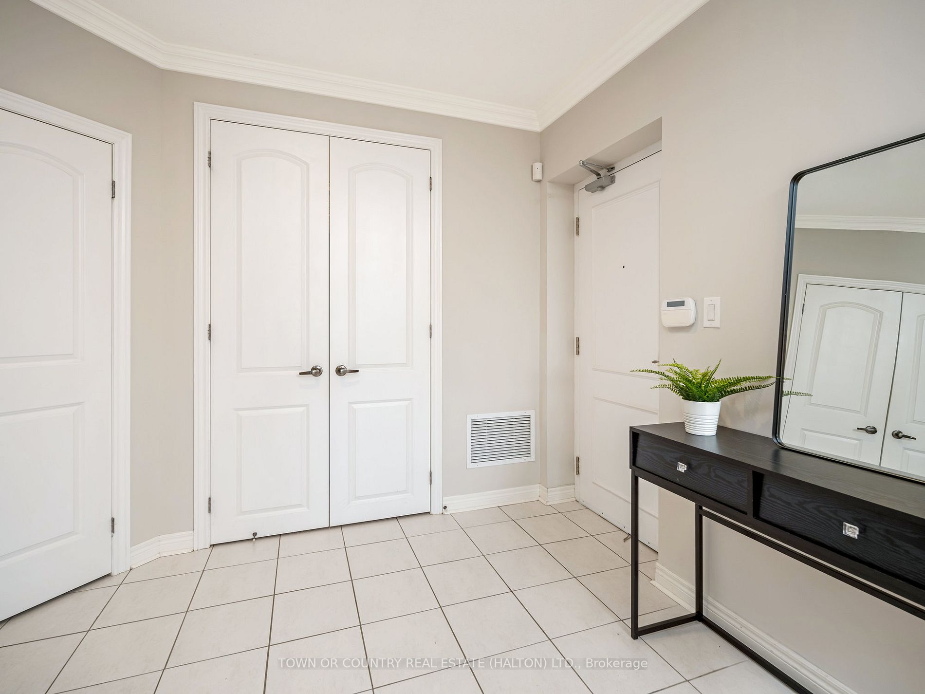Listing W6725874 - Large Photo # 2