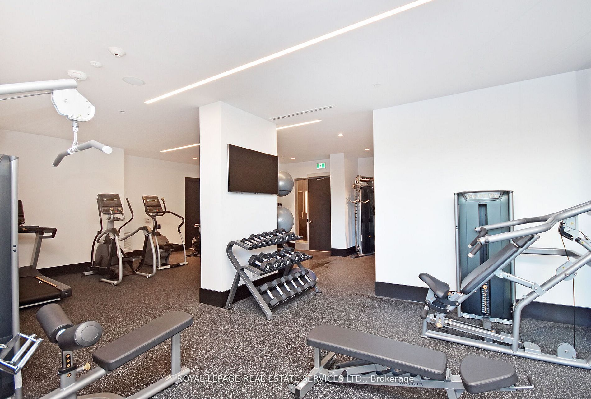 4208 Dundas St W, #323