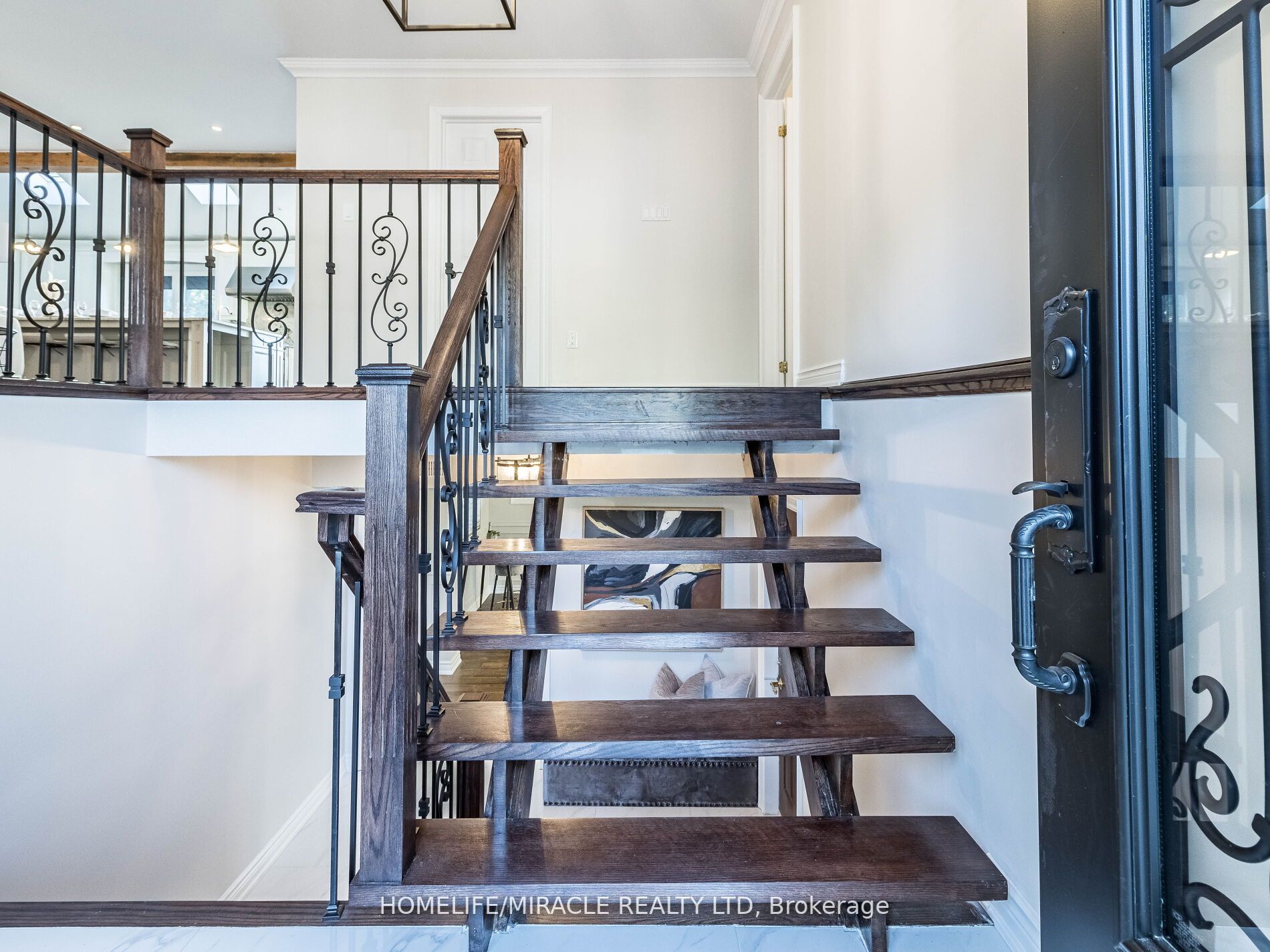 Listing W6726318 - Large Photo # 2