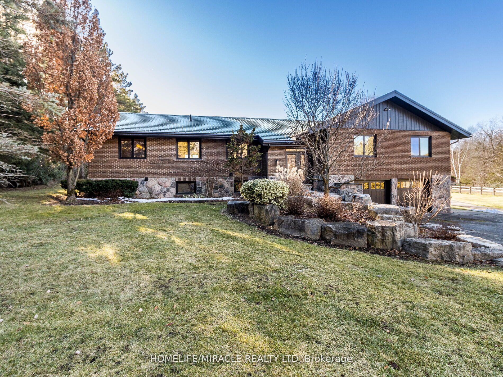 Listing W6726318 - Large Photo # 1