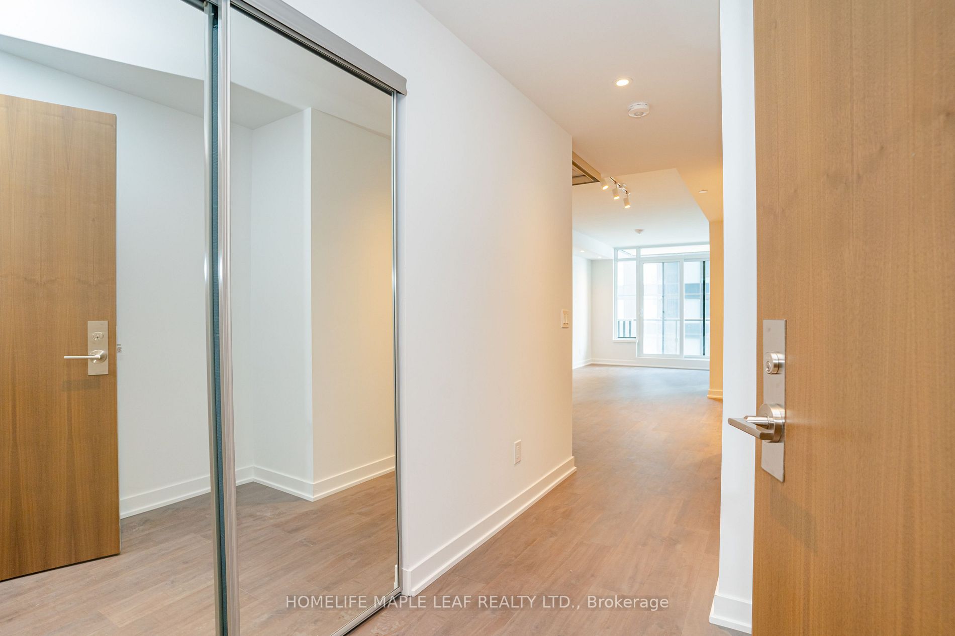 Listing W6726380 - Large Photo # 12