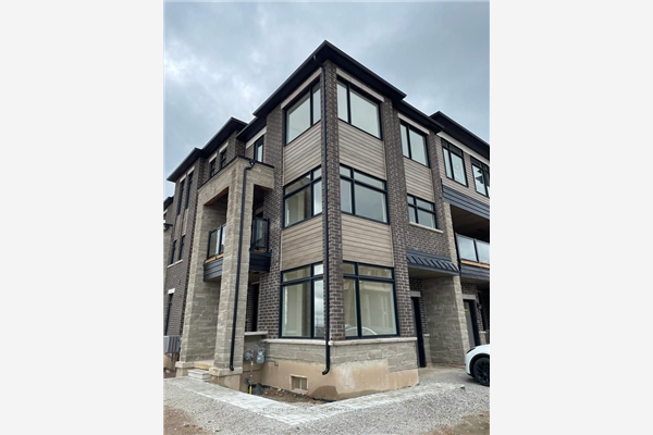 1560 Hilson Hts, Milton