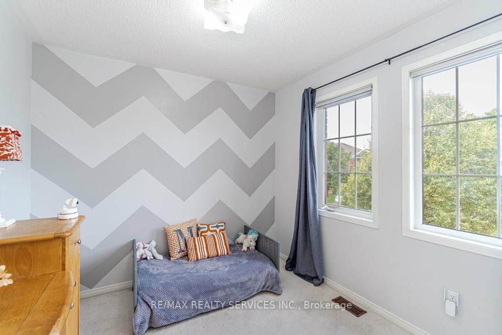 42 Rivermere Crt