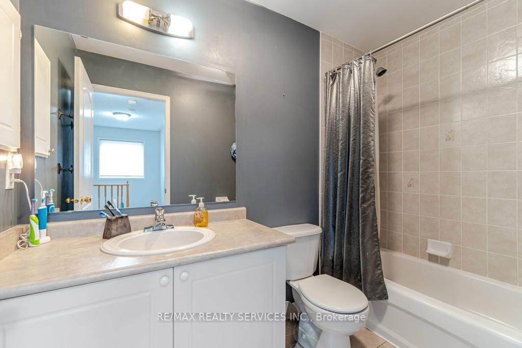 42 Rivermere Crt