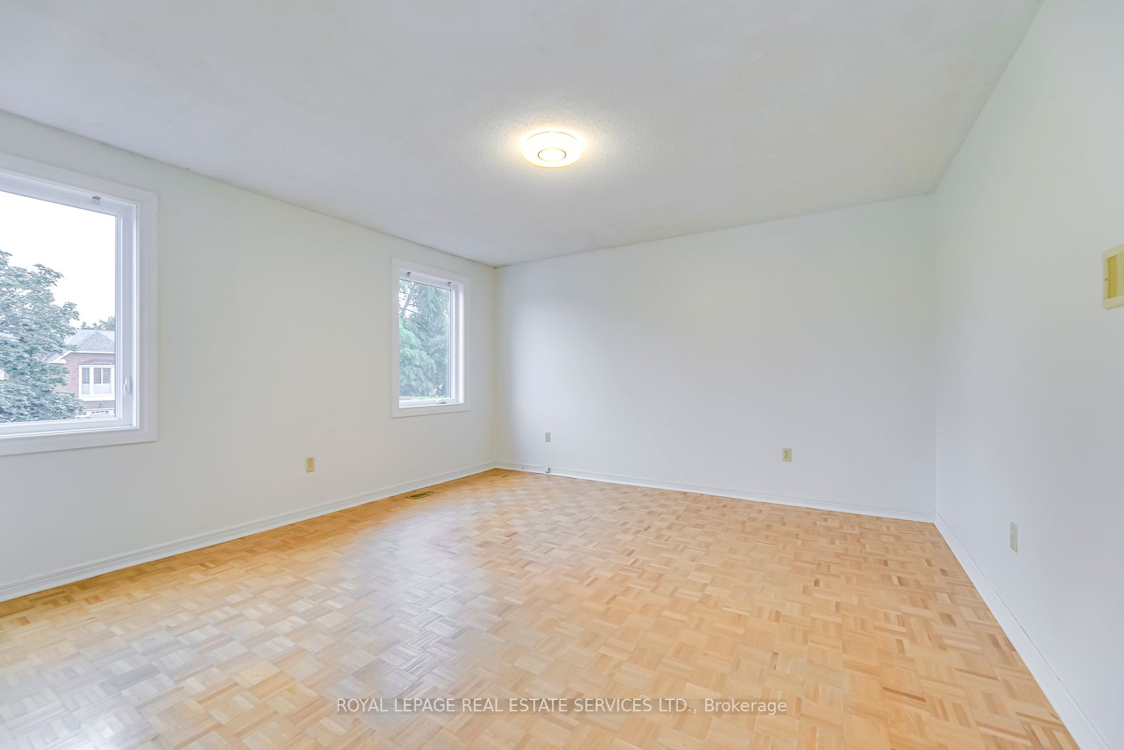 4322 Bacchus Cres
