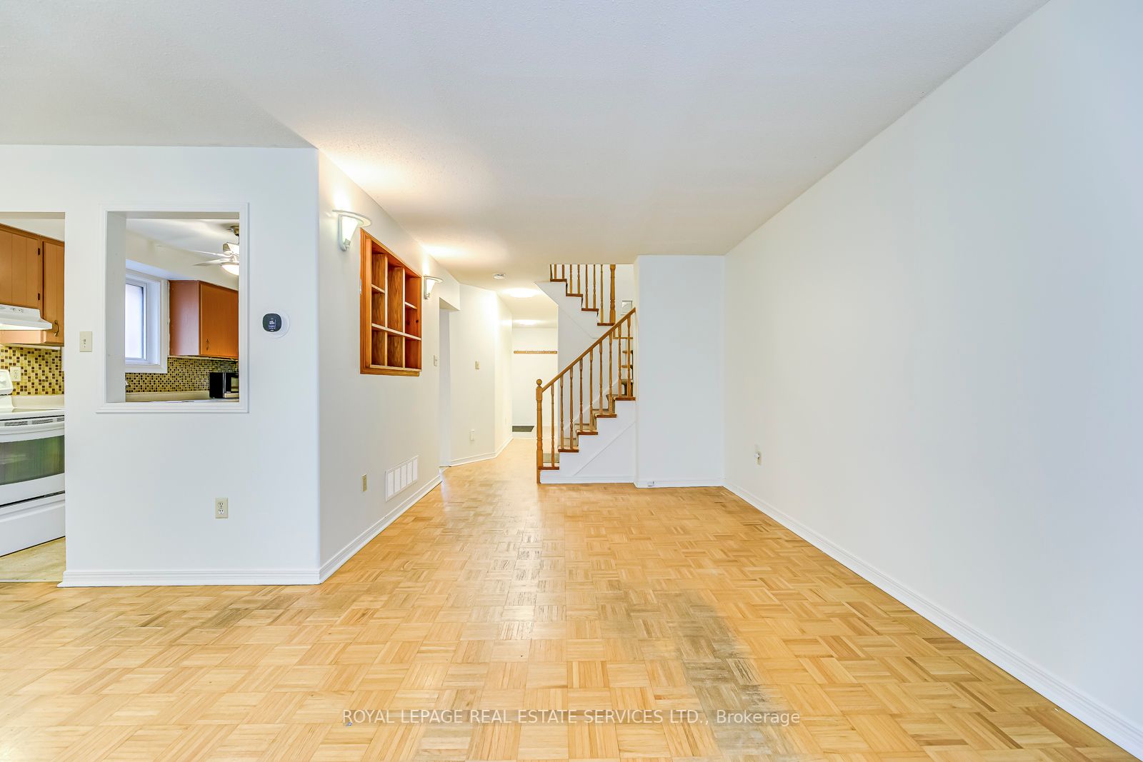 4322 Bacchus Cres