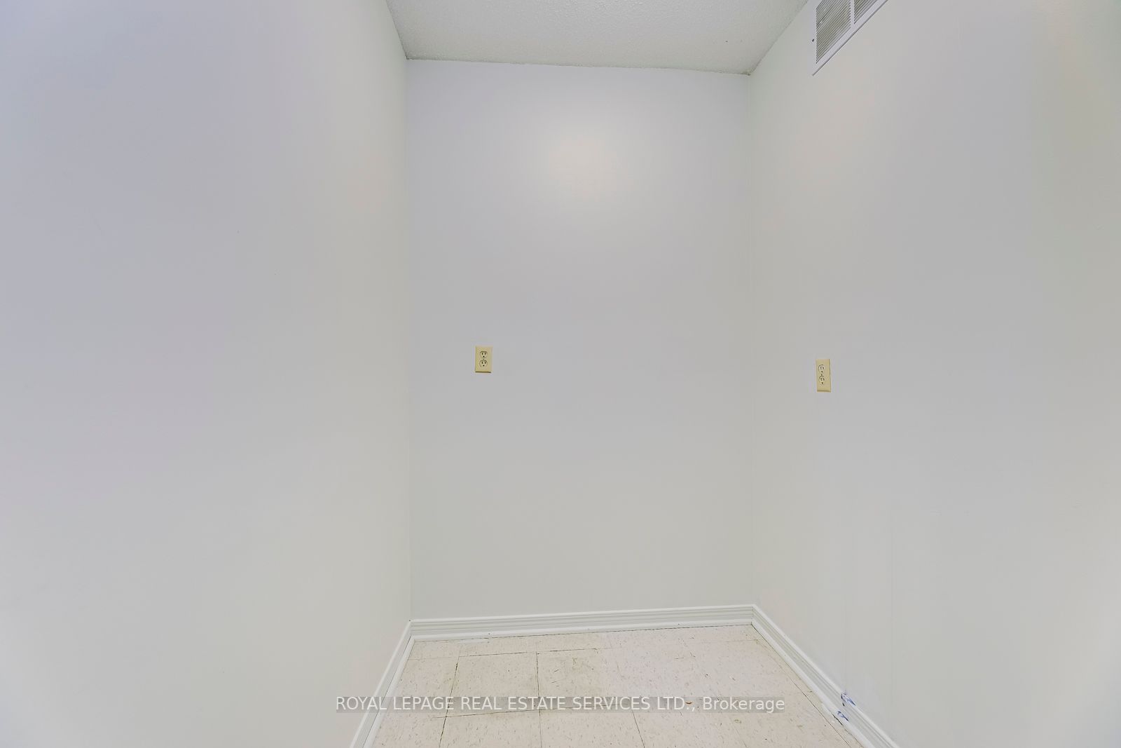 4322 Bacchus Cres