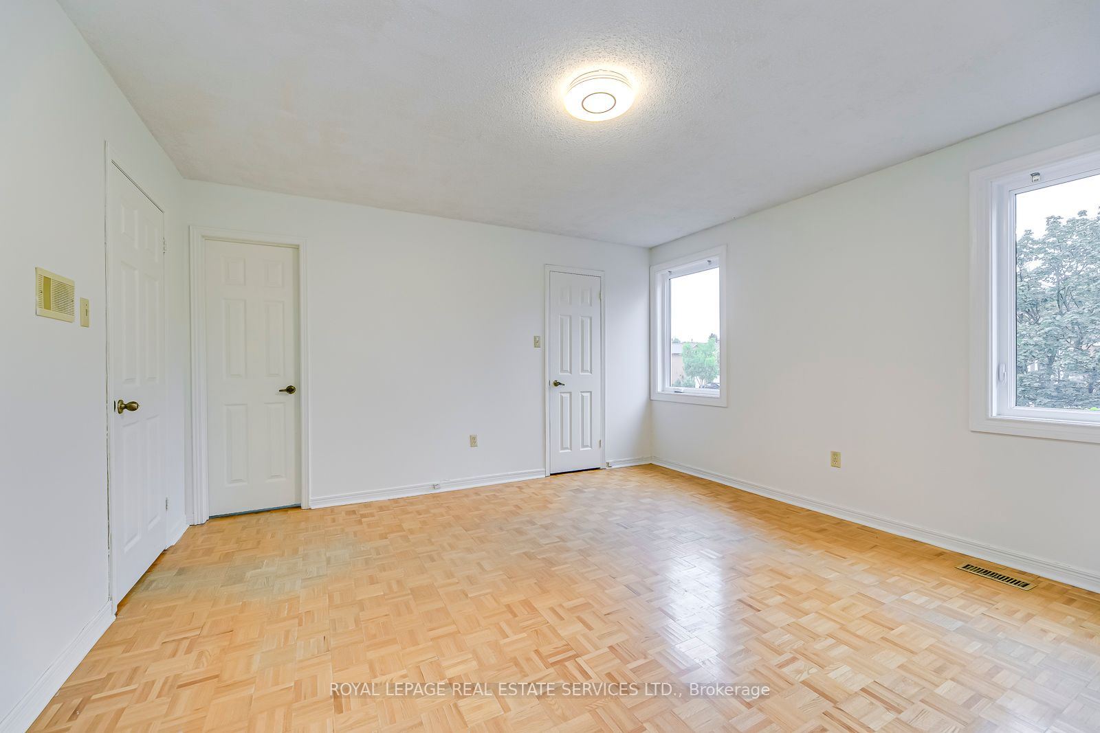 4322 Bacchus Cres