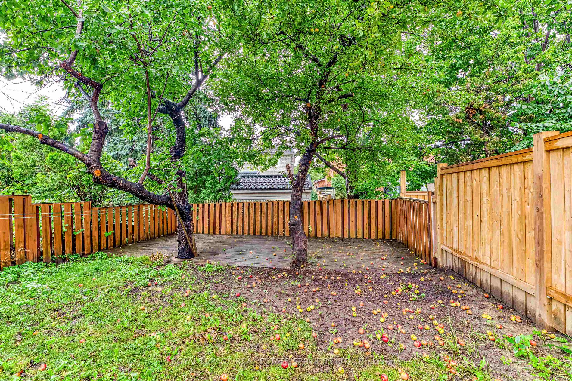 4322 Bacchus Cres