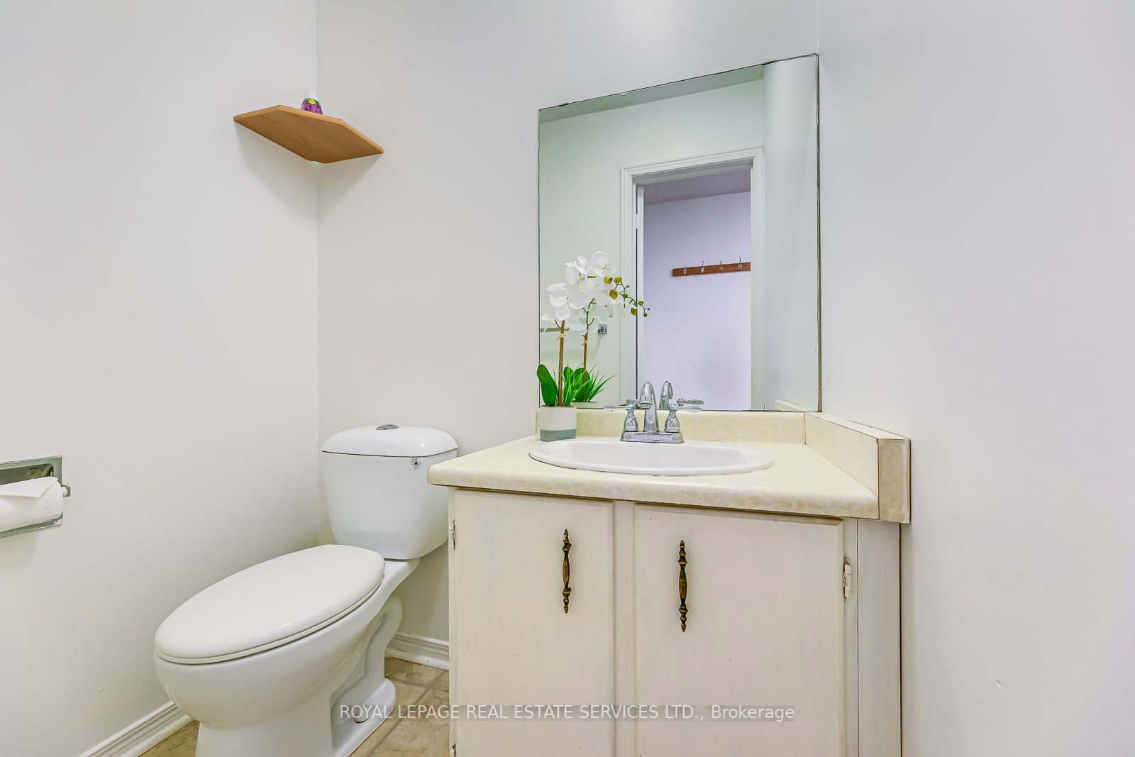 4322 Bacchus Cres