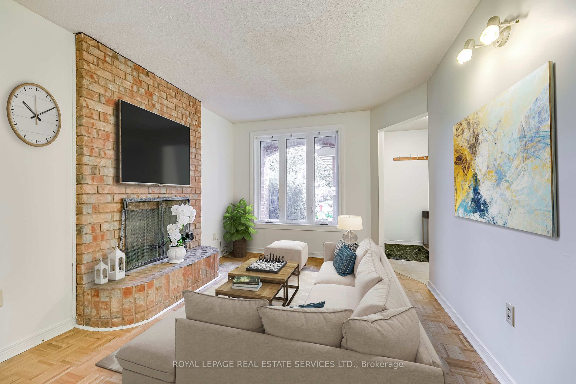 4322 Bacchus Cres