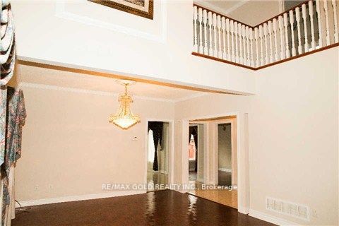 9 Whitewash Way