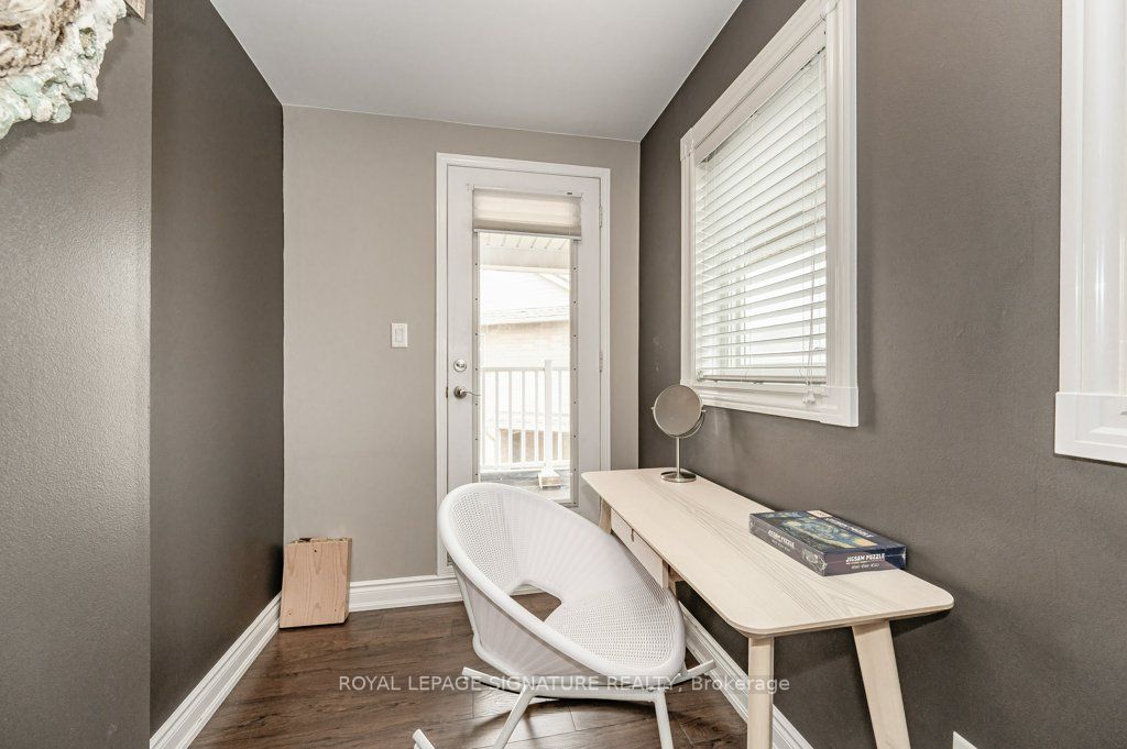 12 Hayloft Crt