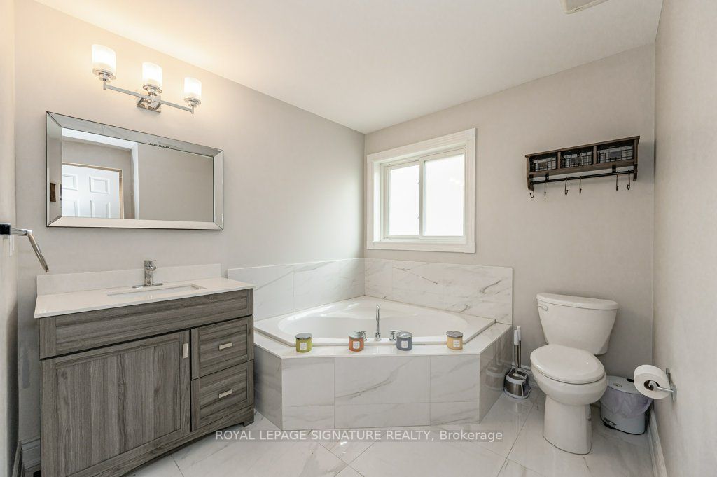 12 Hayloft Crt