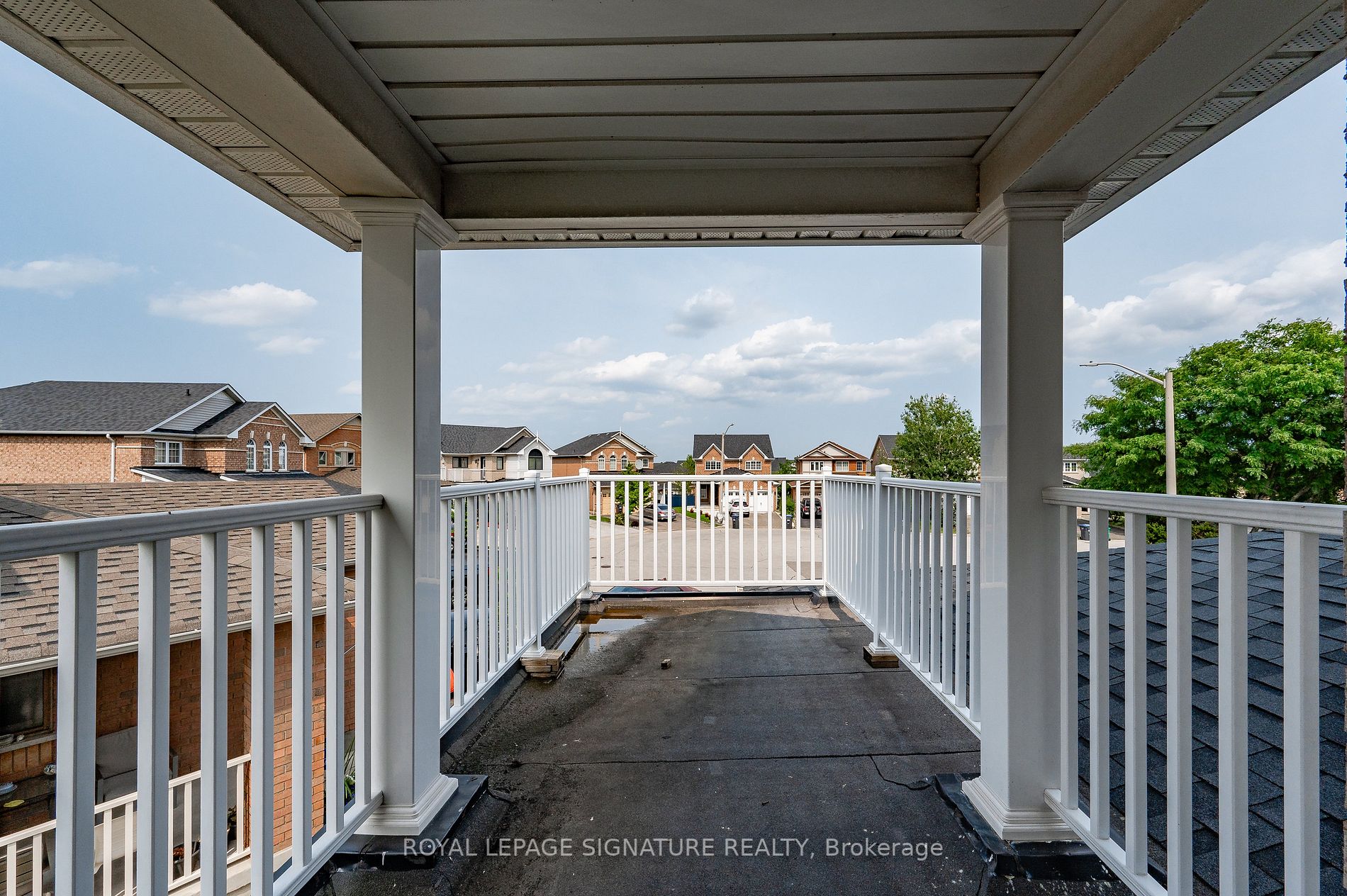 12 Hayloft Crt