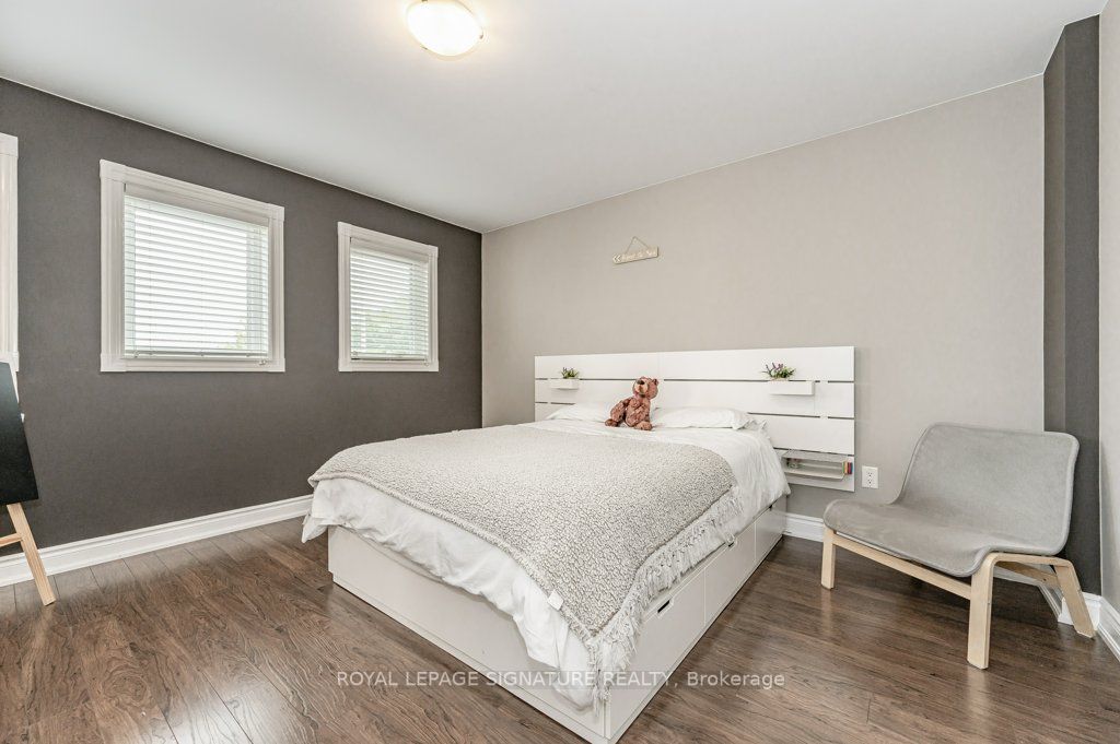 12 Hayloft Crt