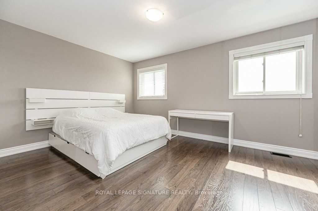 12 Hayloft Crt