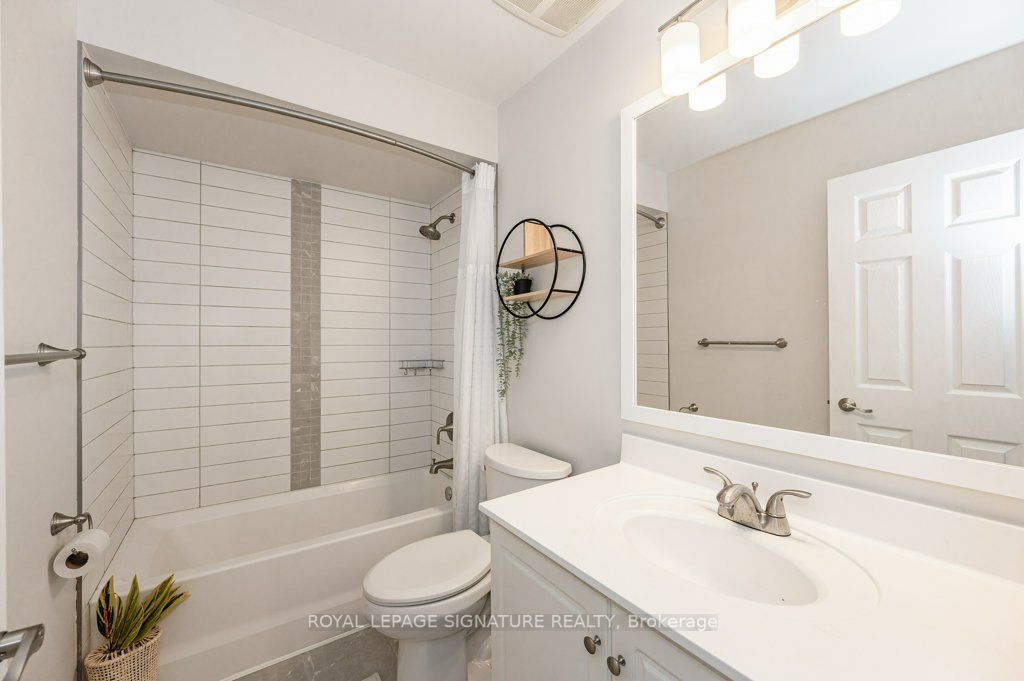 12 Hayloft Crt