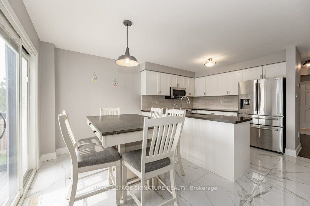 12 Hayloft Crt