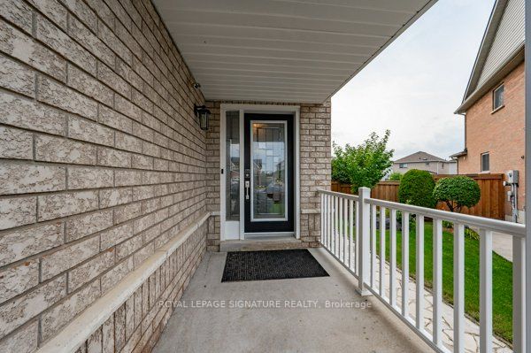 12 Hayloft Crt