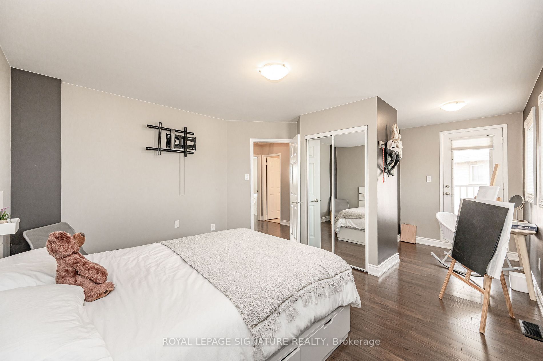 12 Hayloft Crt