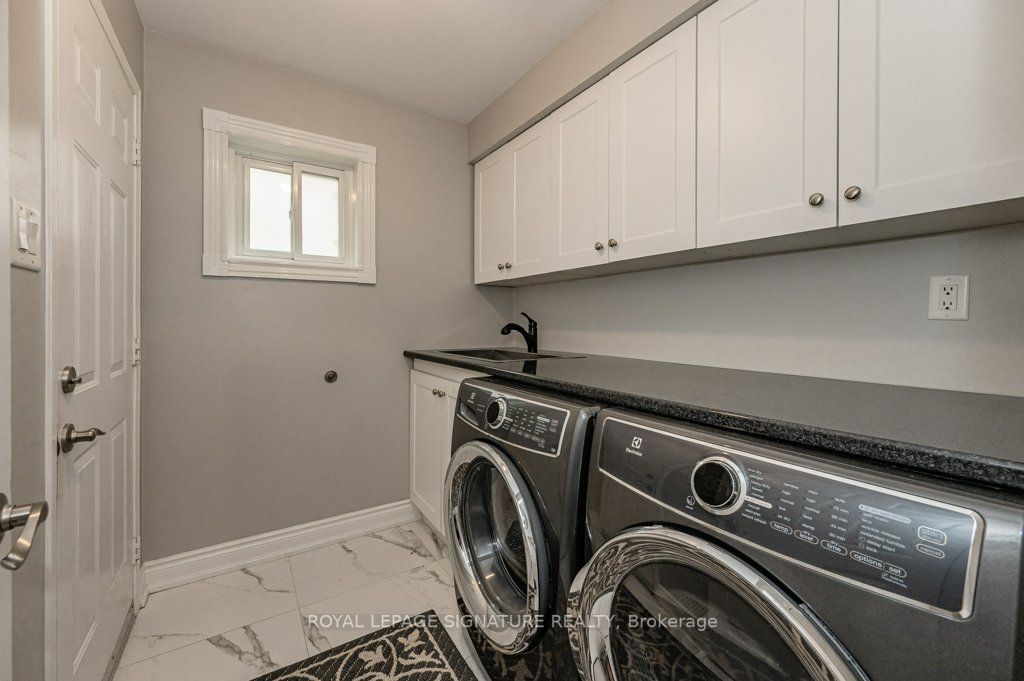 12 Hayloft Crt