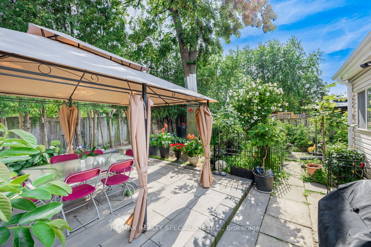 2278 Middlesmoor Crescent