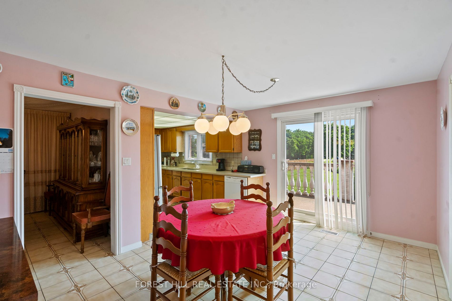 28 Walker Rd E