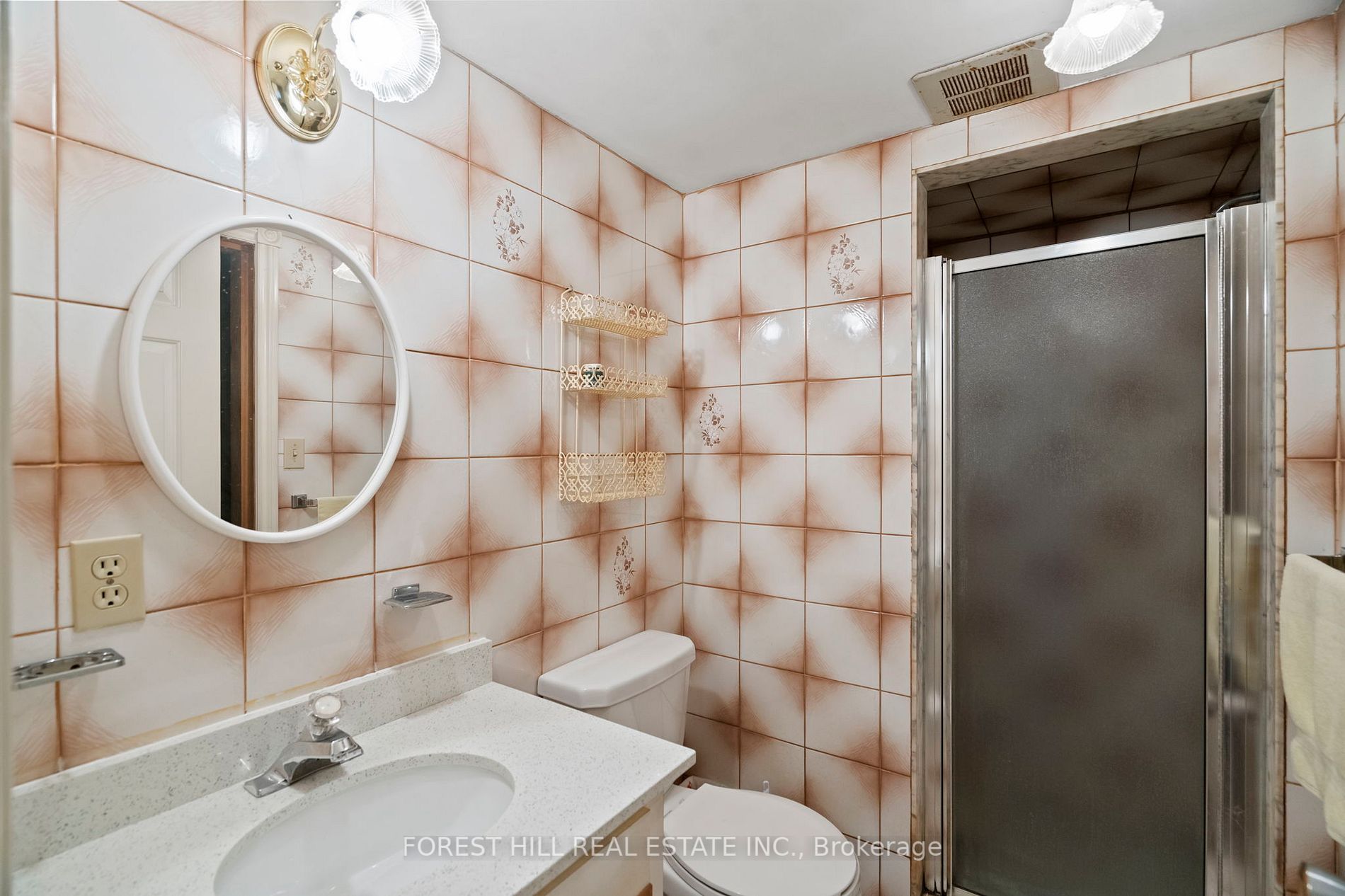 28 Walker Rd E