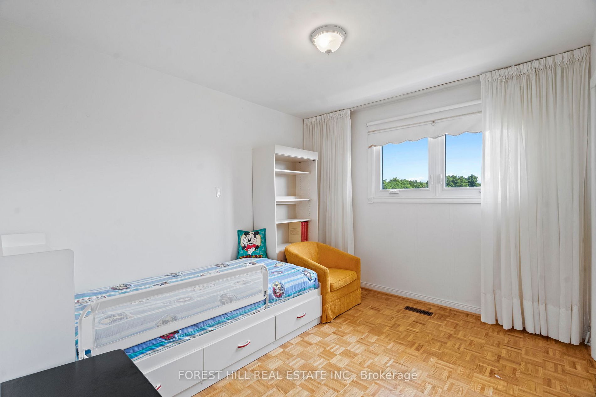 28 Walker Rd E