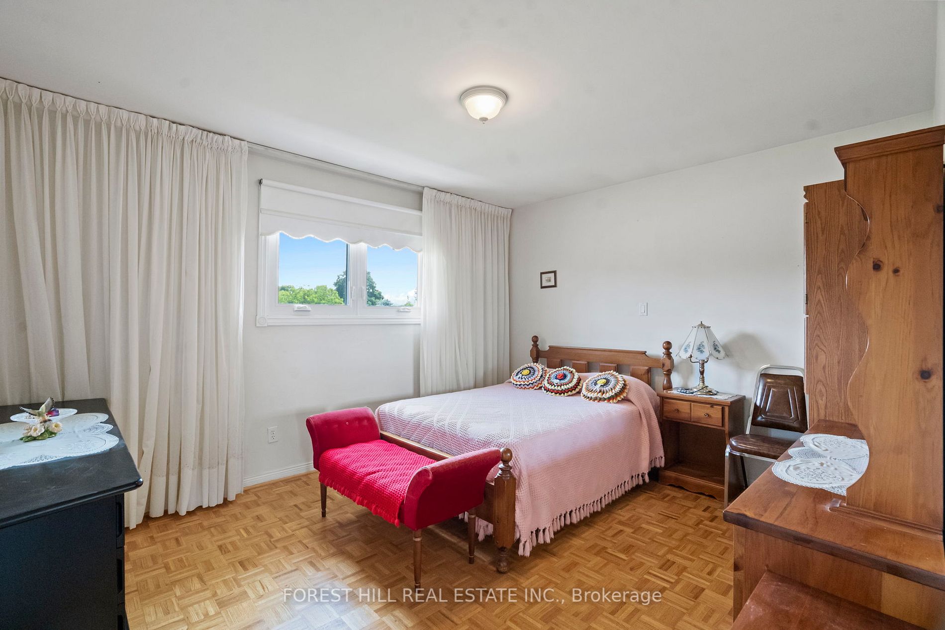 28 Walker Rd E