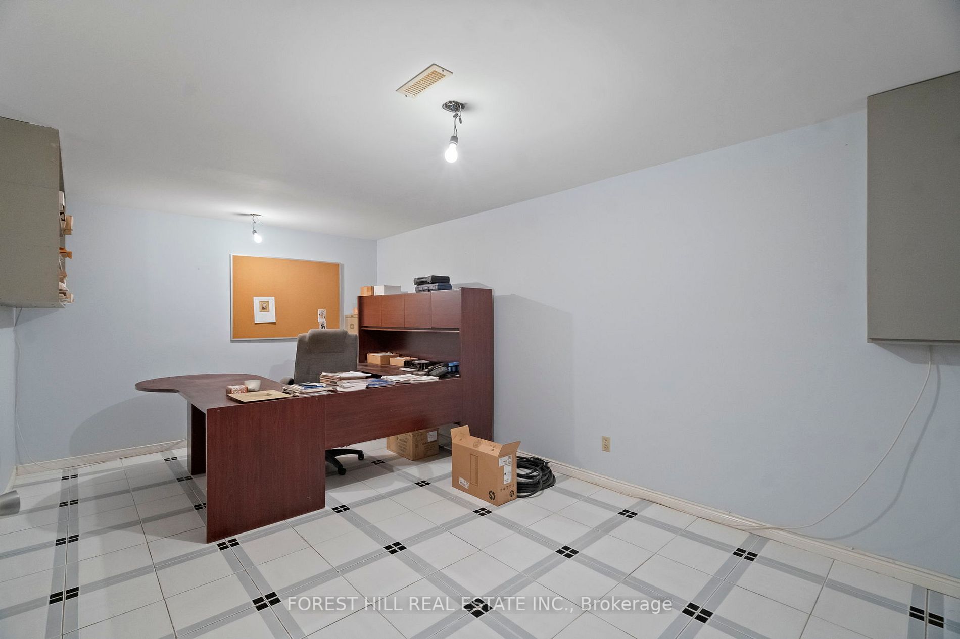 28 Walker Rd E