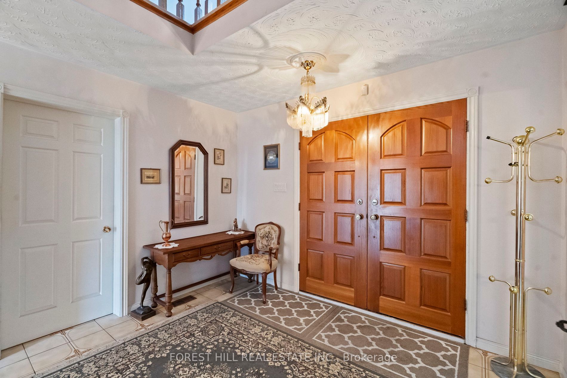 28 Walker Rd E