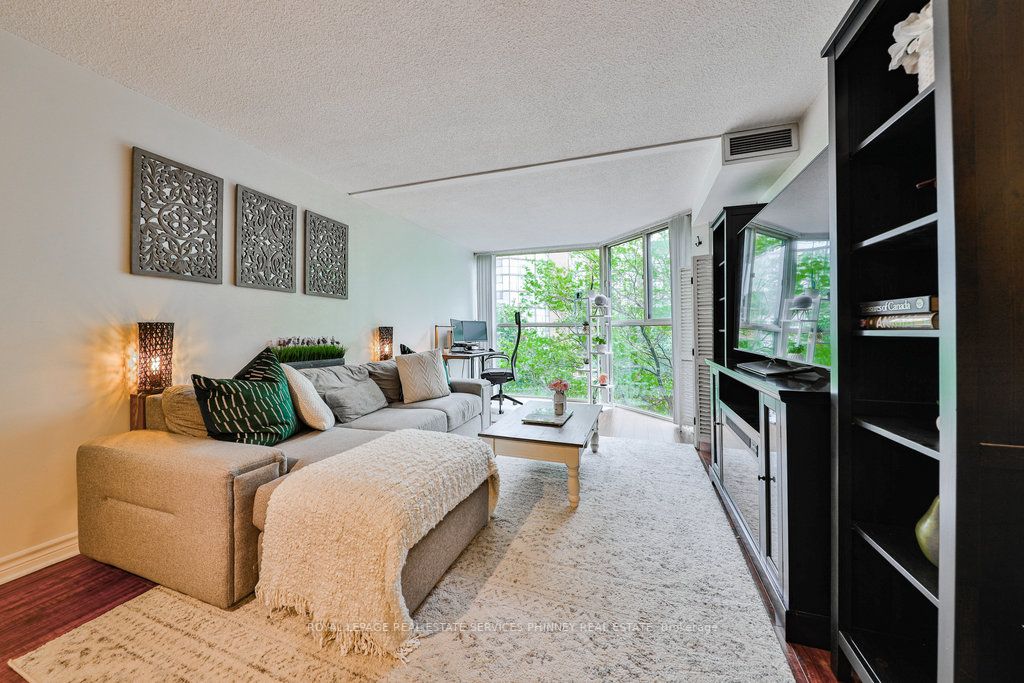 Listing W6728544 - Large Photo # 3