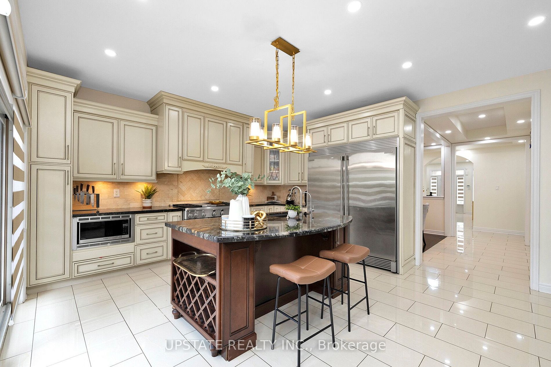 4 Ingleborough Dr
