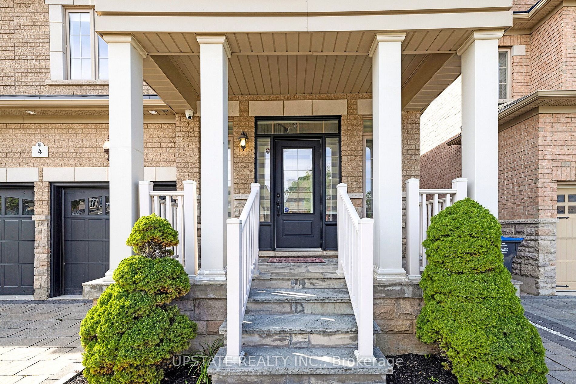 4 Ingleborough Dr