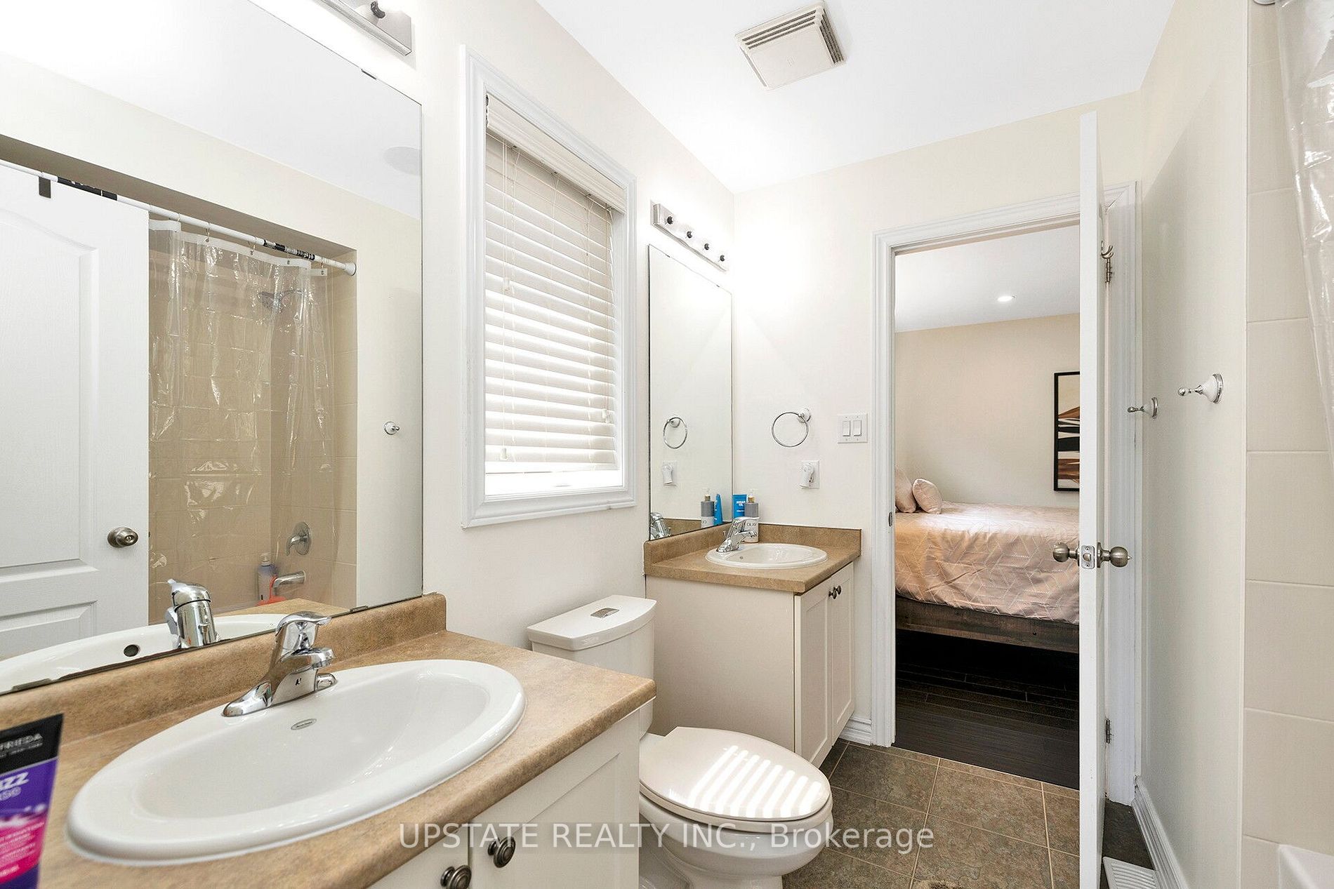 4 Ingleborough Dr