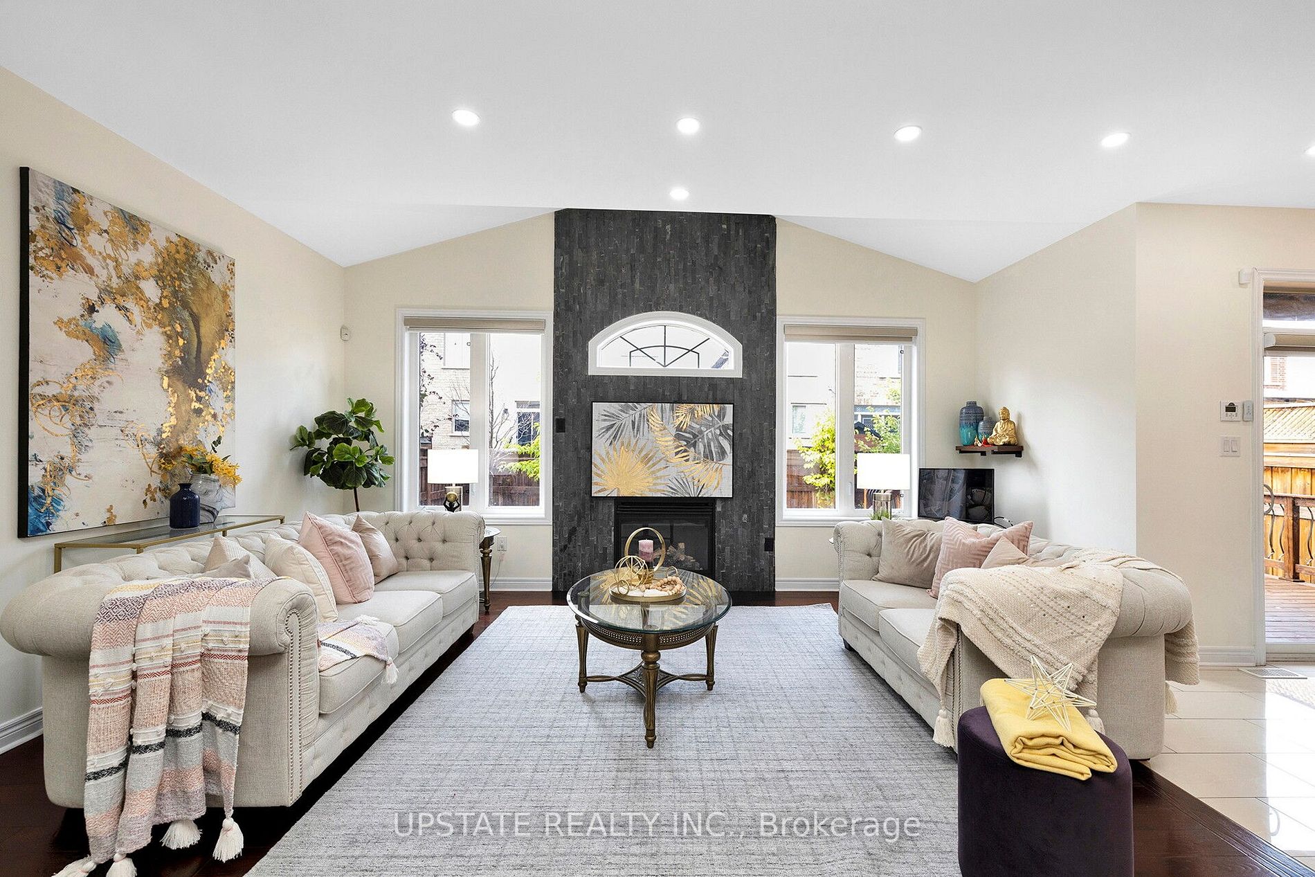 4 Ingleborough Dr