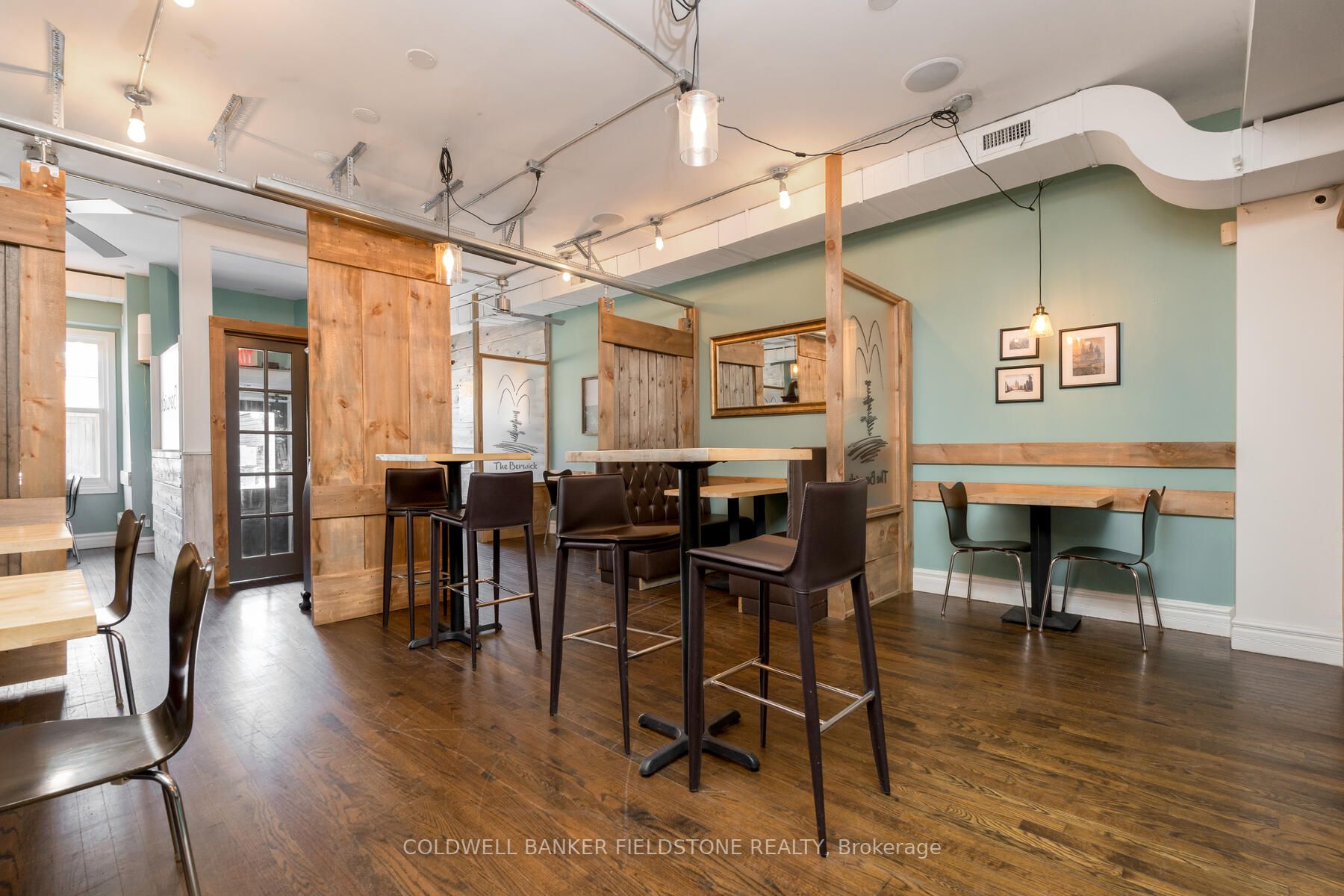99 Main St S