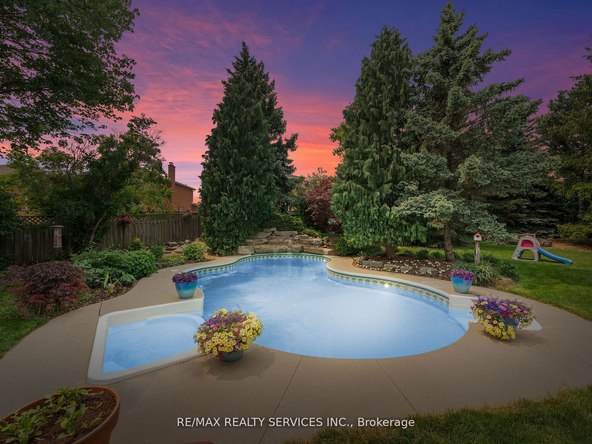 44 Sapphire Cres