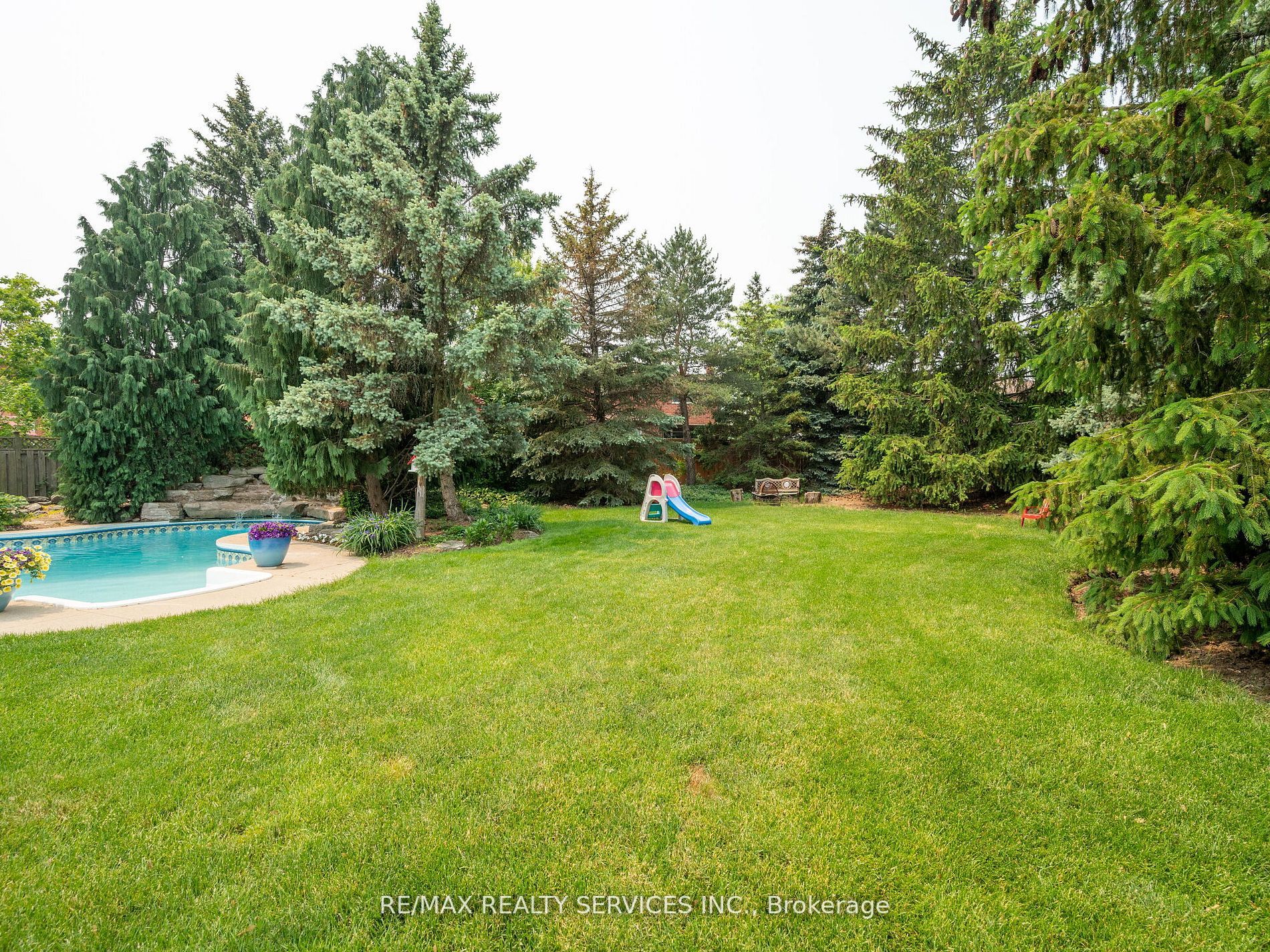 44 Sapphire Cres