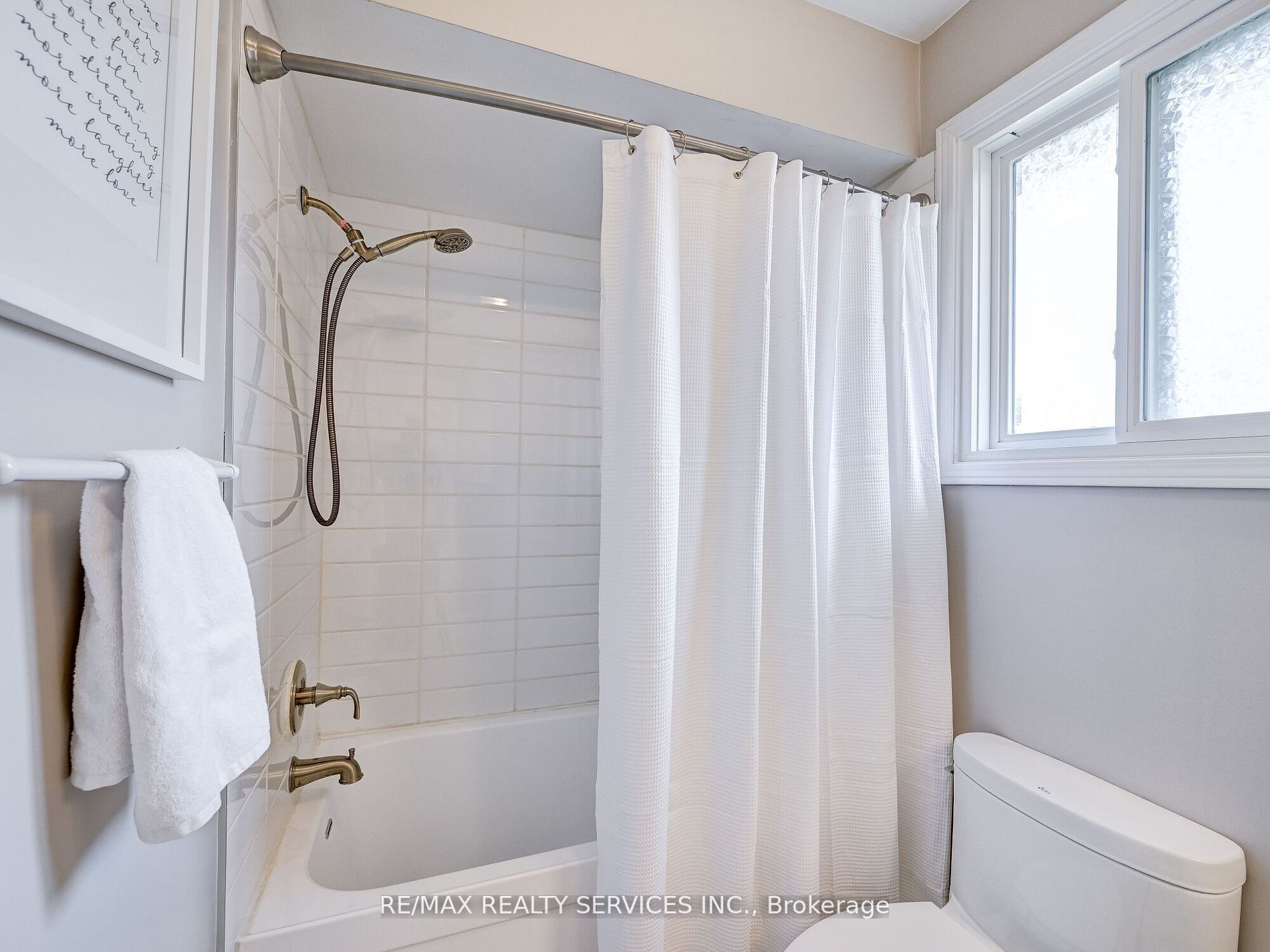 44 Sapphire Cres