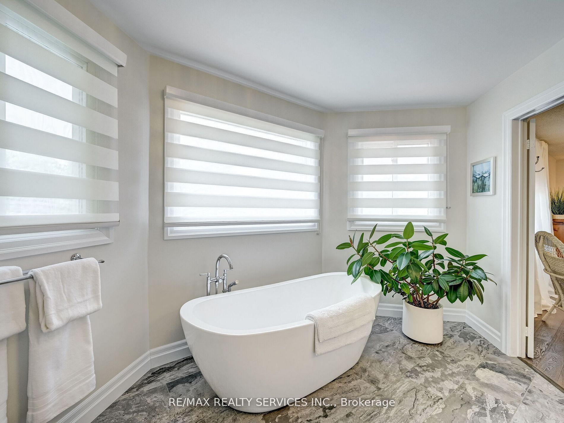 44 Sapphire Cres