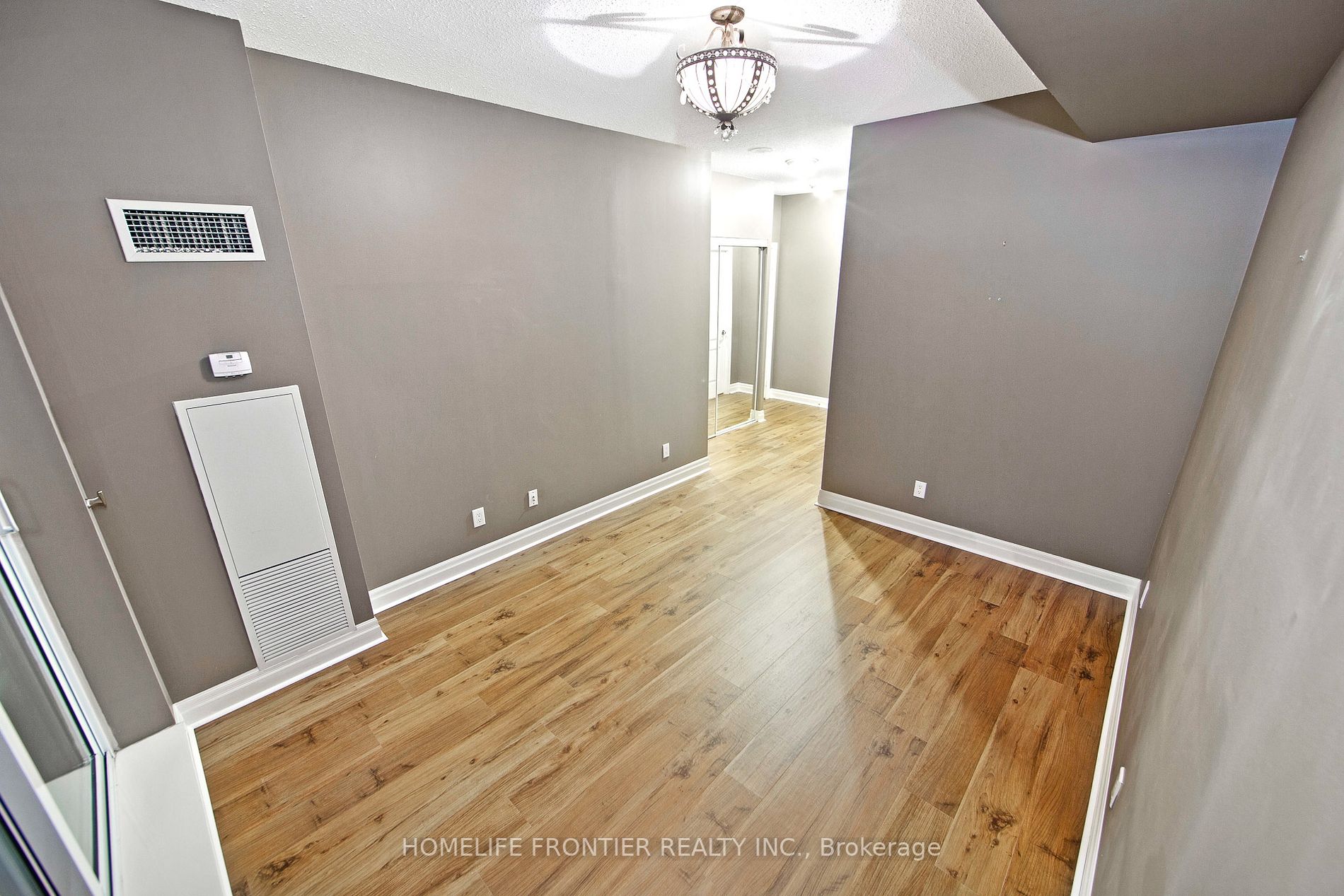 Listing W6728940 - Large Photo # 13