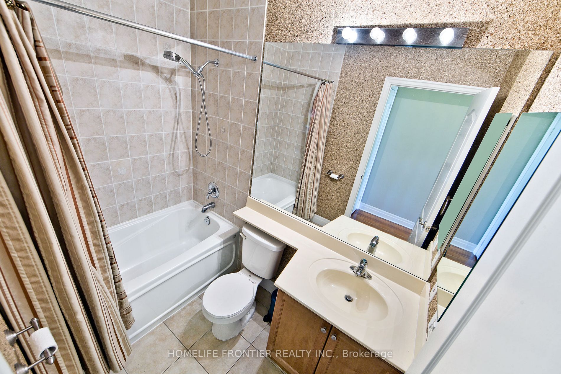 Listing W6728940 - Large Photo # 17