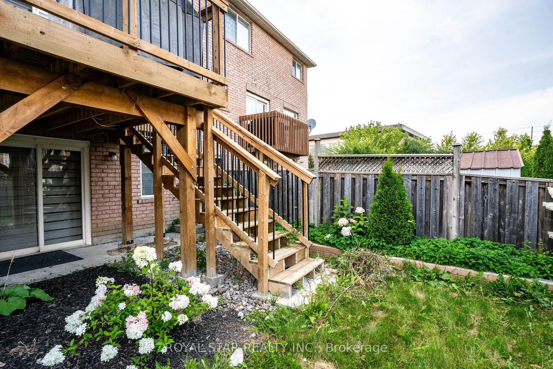 20 Junction Cres